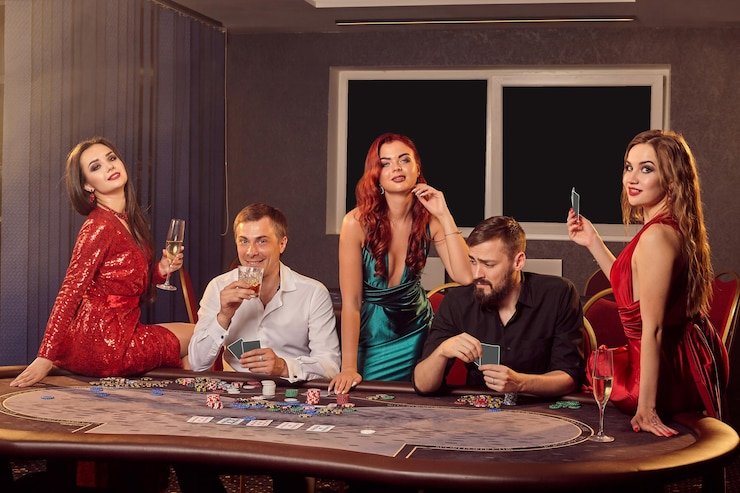 French Roulette wheel and betting table layout on ayamjagoslot